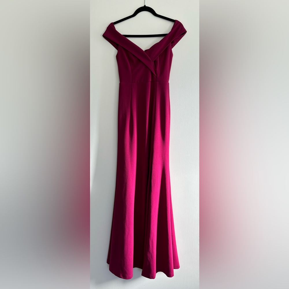 Lulus off shoulder floor length gown like new